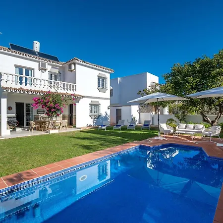 Villa Olivo Family With Pool In Centre